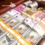 کیف جهانگردی انارکالا مناسب عکاسی تبلیغاتی، صحنه‌آرایی سینمایی و دکور دفتر مدیریت