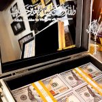 آینه داخلی کیف دلار سینمایی با نوشته رزق بی حساب